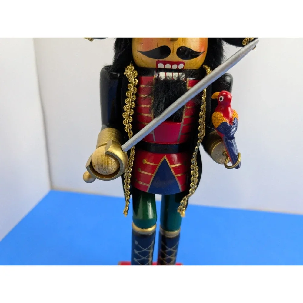 Santa's Workshop 70501 Pirate Nutcracker 15 Inch Holiday Decor
